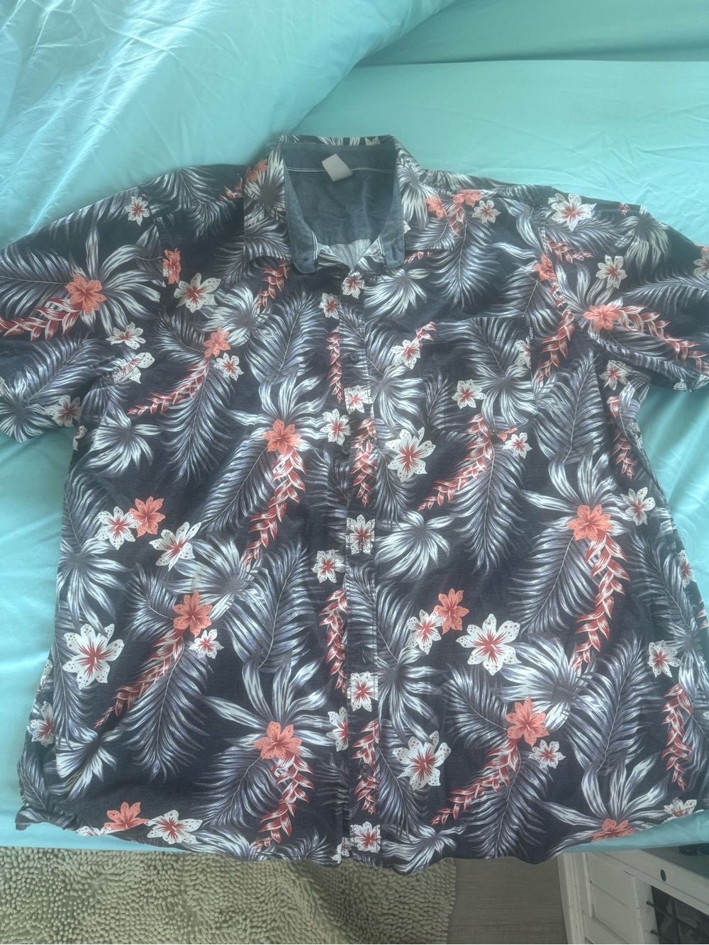 Hurley Black Floral Short-Sleeve Button-Up Shirt with Coral Flowers